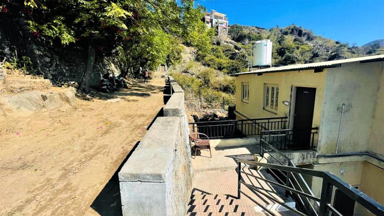 Shikhar Bunglow - A Stunning Valley View Bungalow In Mount Abu住宿加早餐旅馆 外观 照片